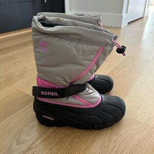 SOREL SNOW BOOTS YOUTH SIZE 4